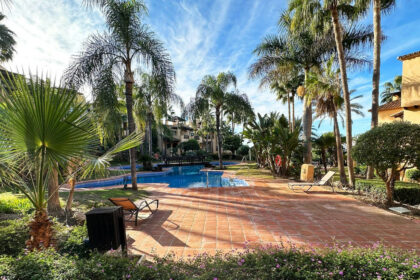 0bbce4fd93d589ab0b8ac91659bce96e - 2