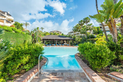 0bfb614f3f43f6dd52fa974c53d1a871 - 13