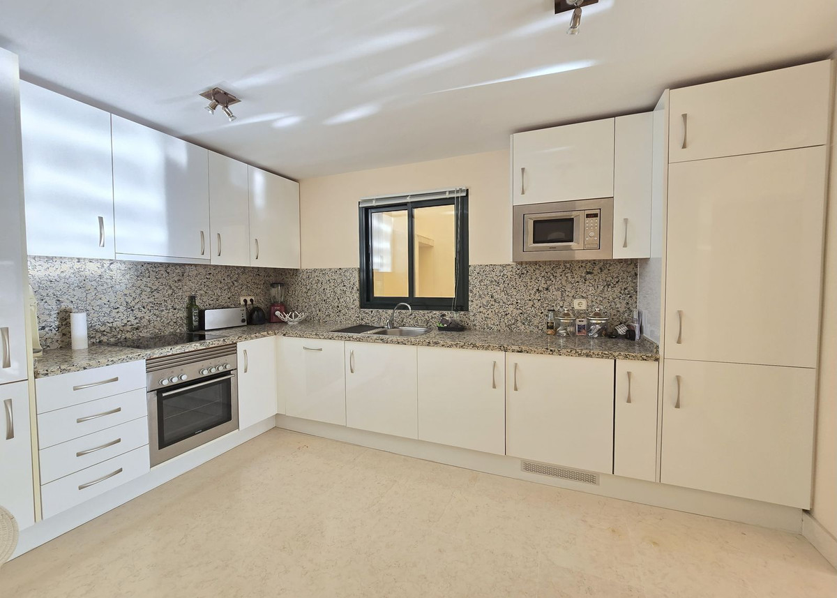 0bfb614f3f43f6dd52fa974c53d1a871 - 4