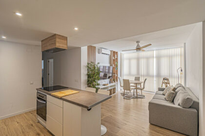 0c9f93a7915415f4157659d75a5d49ec - 10