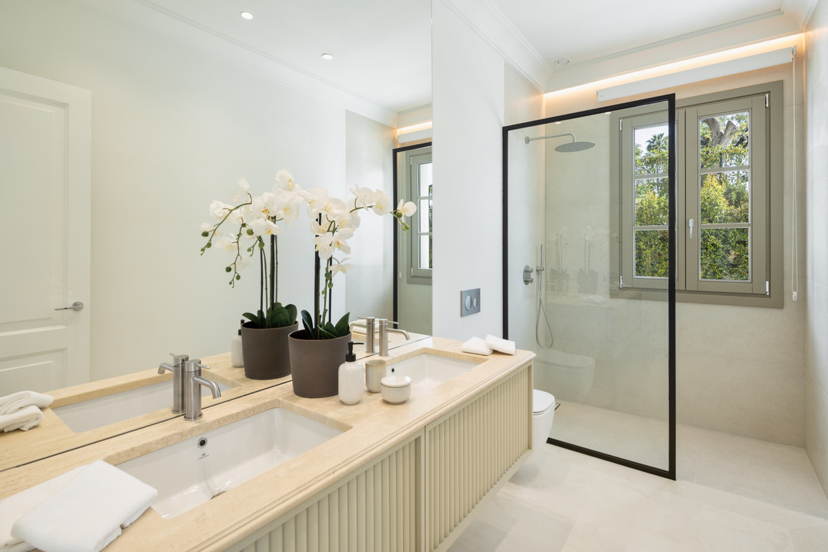 0ce7236caf615379f0218c008bde1808 - 16