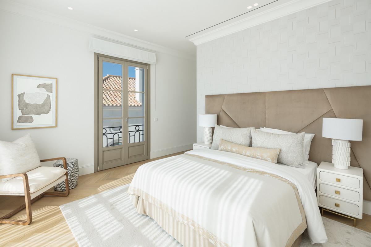 0ce7236caf615379f0218c008bde1808 - 18