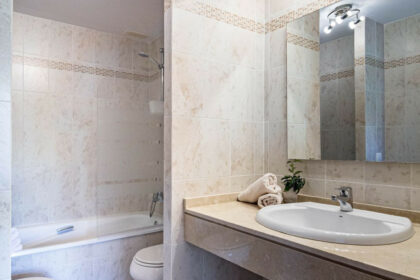 0d1e228880cc031beba11fdba6abb444 - 24