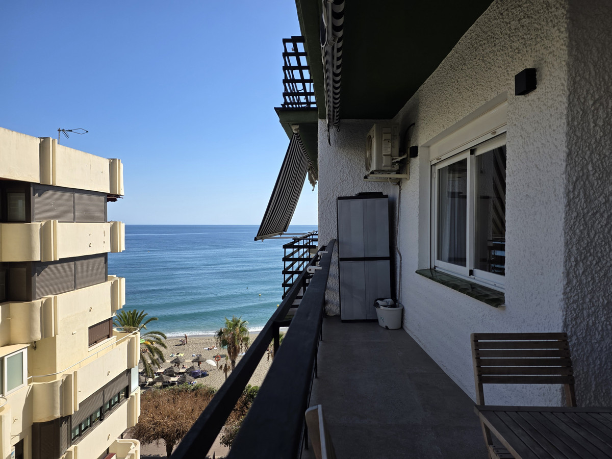 0d7979cb3657afdcddcc0c0e3a6d3d63 - 1