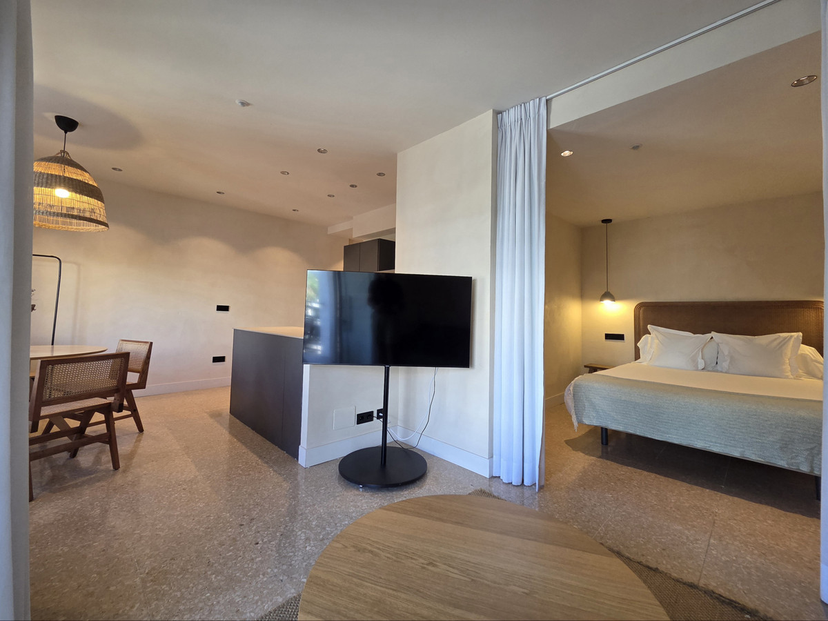 0d7979cb3657afdcddcc0c0e3a6d3d63 - 11