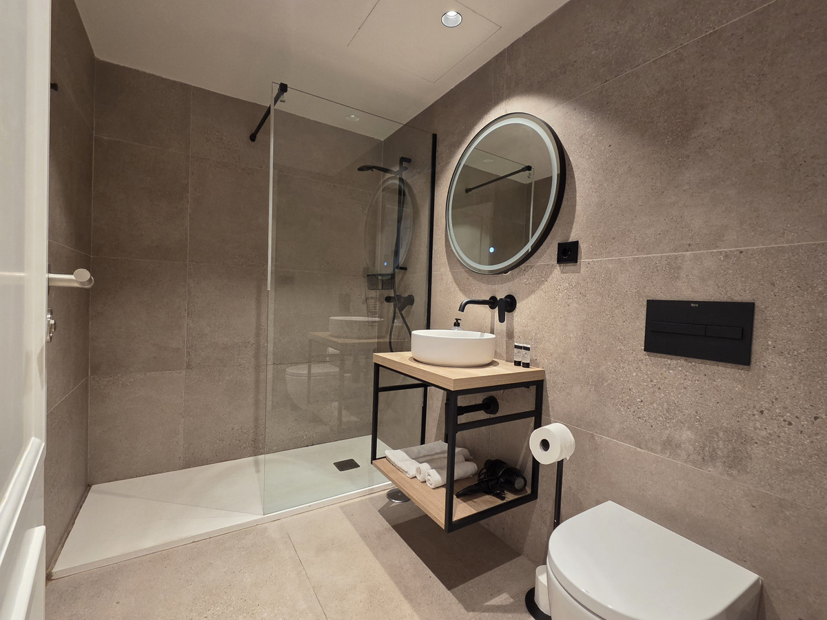 0d7979cb3657afdcddcc0c0e3a6d3d63 - 5