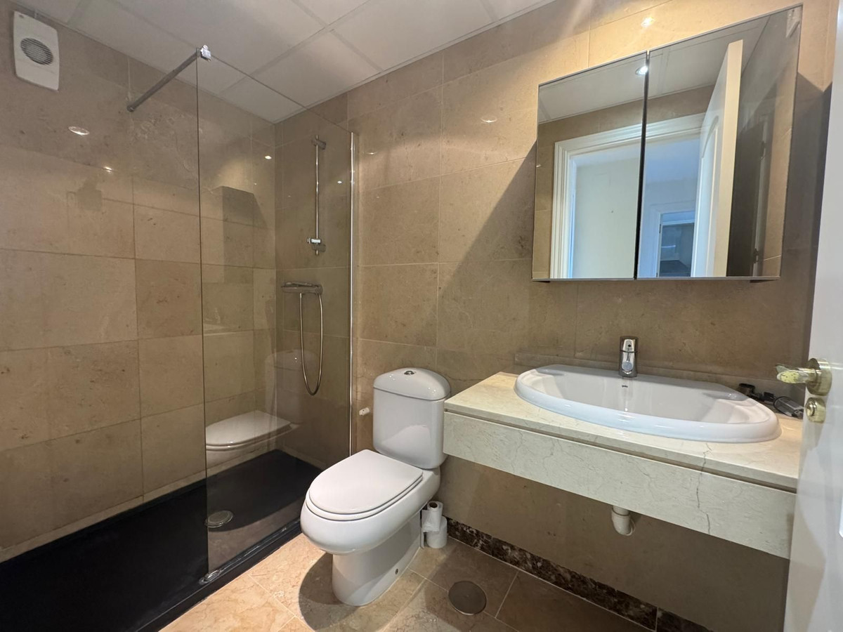 0e089068347600010997fd9c1fec695f - 18