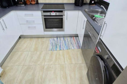 0eee93b4b2bc544f15c7e334928f9478 - 10