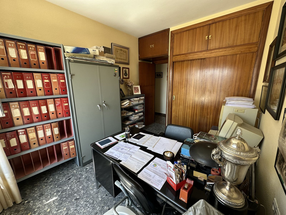 0f62ccd63f4021fa2f6f333c7f7bd9bc - 17