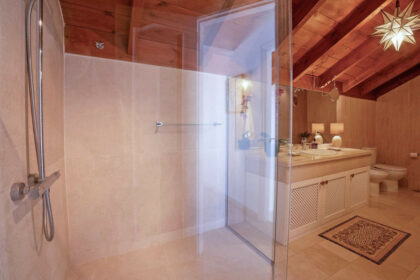 0f800be4a21315d9243bd744c0219e5e - 32