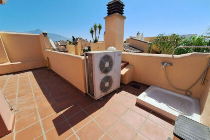 0f9fe076a6b4fc818f3503cad4dc3178 - 24