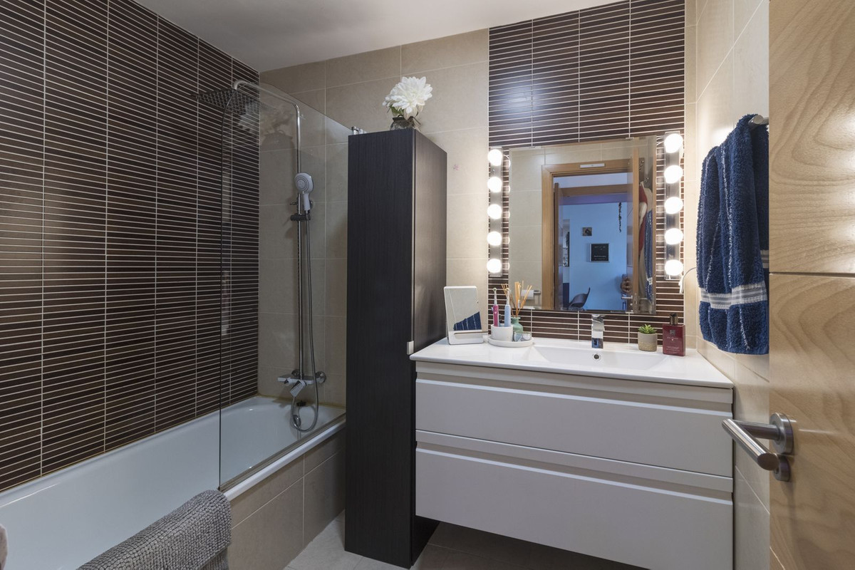 0fad3a76134848d5903e5e04fd9f139a - 15