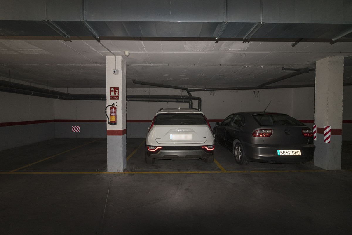 0fad3a76134848d5903e5e04fd9f139a - 23