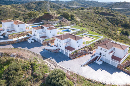 0fc73d90d4d74b76edbedb0fcd7acdb4 - 1