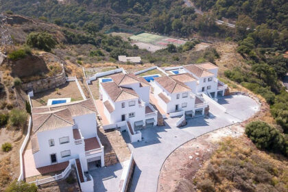 0fc73d90d4d74b76edbedb0fcd7acdb4 - 4