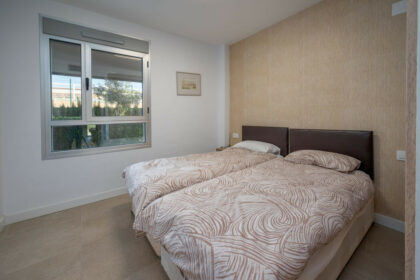 0fcfe758edf4d916185588f3683ca8ae - 15