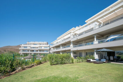 0fcfe758edf4d916185588f3683ca8ae - 18