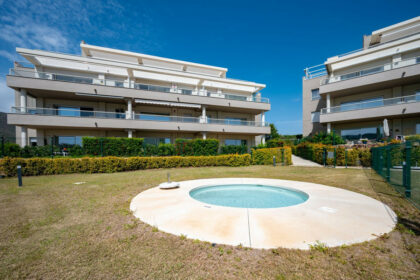 0fcfe758edf4d916185588f3683ca8ae - 23