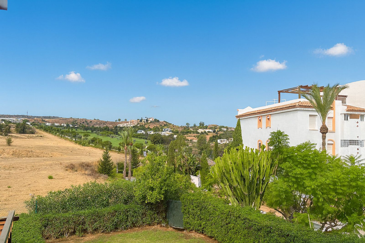 1082e4336e2faafc803904c81d4def4d - 13