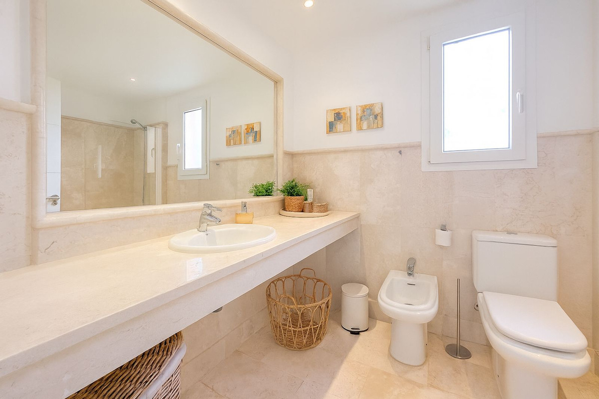 1082e4336e2faafc803904c81d4def4d - 18