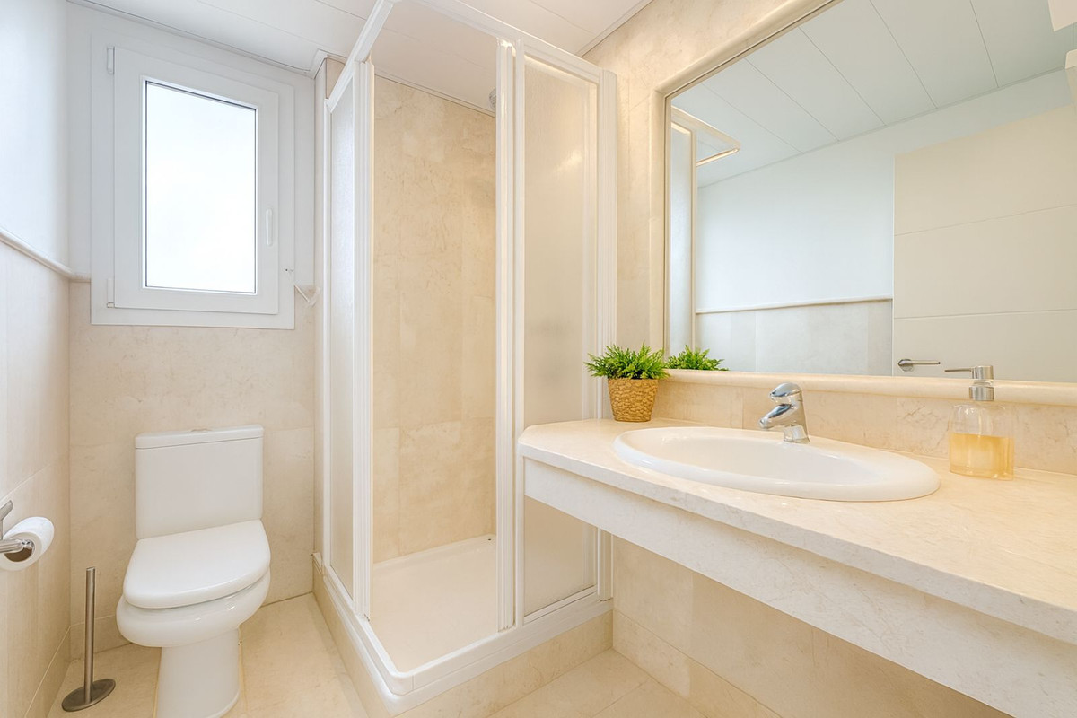 1082e4336e2faafc803904c81d4def4d - 23