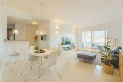 1082e4336e2faafc803904c81d4def4d - 9