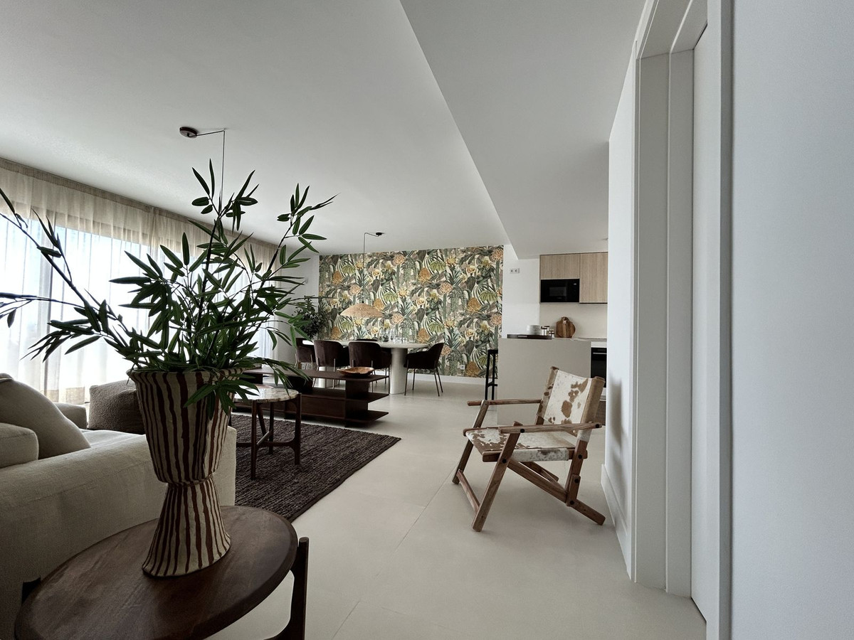 108c2fe68d301135abe24c7423547dde - 25