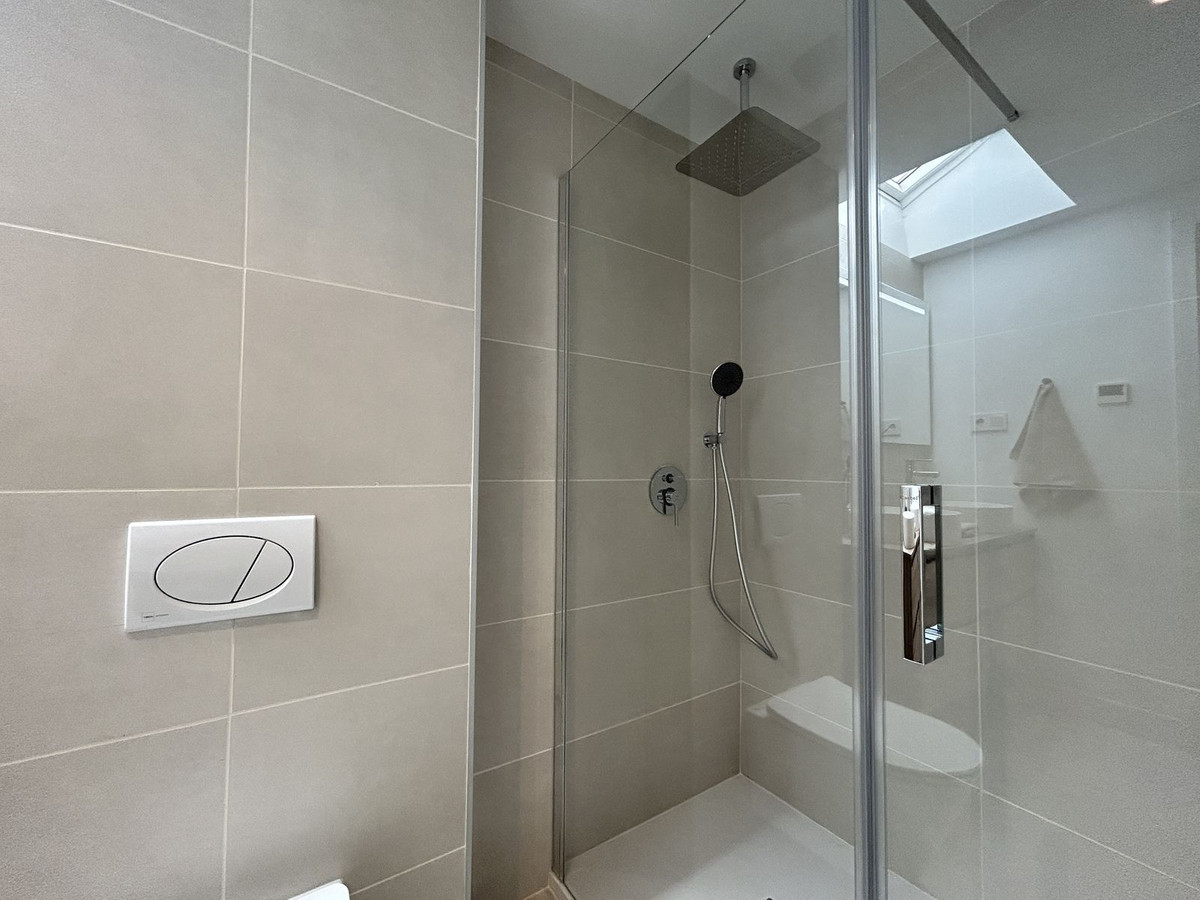 108c2fe68d301135abe24c7423547dde - 40