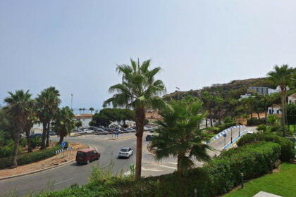 10ef3b67fb76d448923ee856468b138d - 12