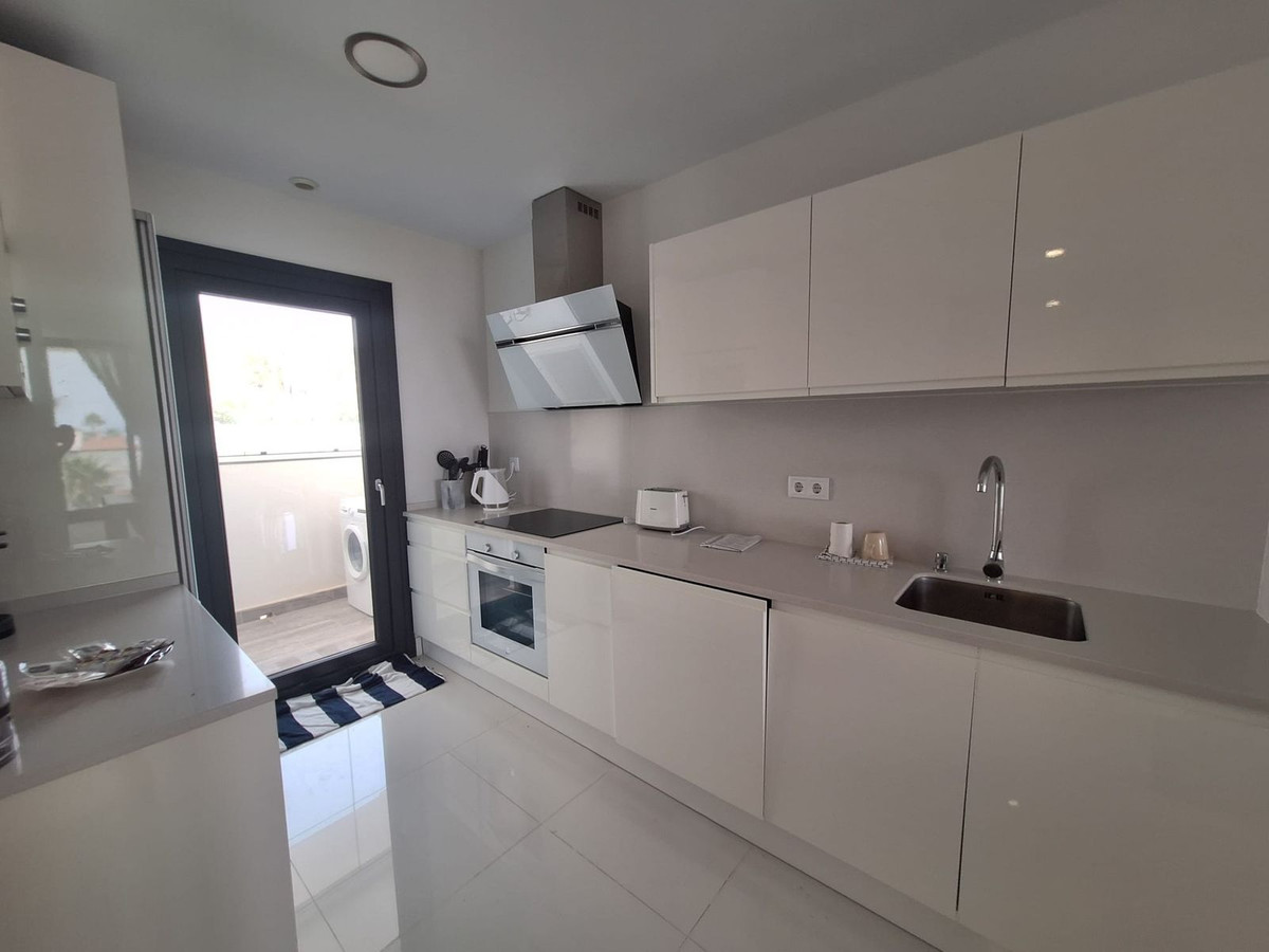 10ef3b67fb76d448923ee856468b138d - 17