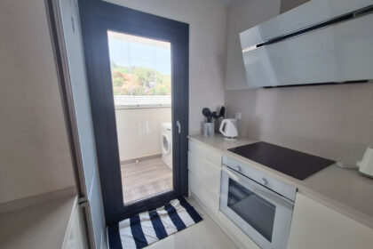 10ef3b67fb76d448923ee856468b138d - 18