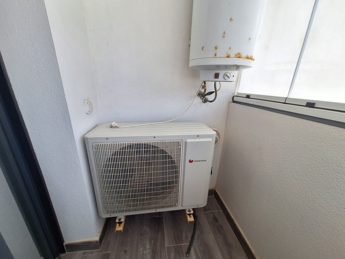 10ef3b67fb76d448923ee856468b138d - 24