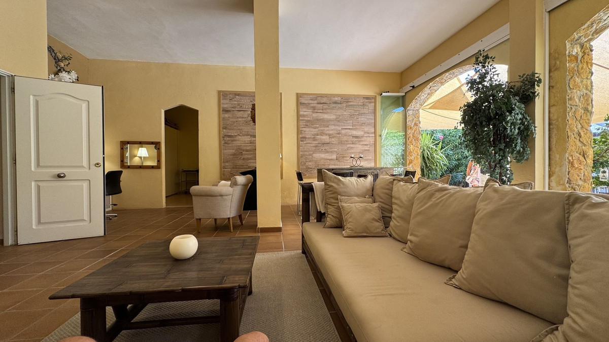 11984f95377e2582779f0237a7dfa182 - 13