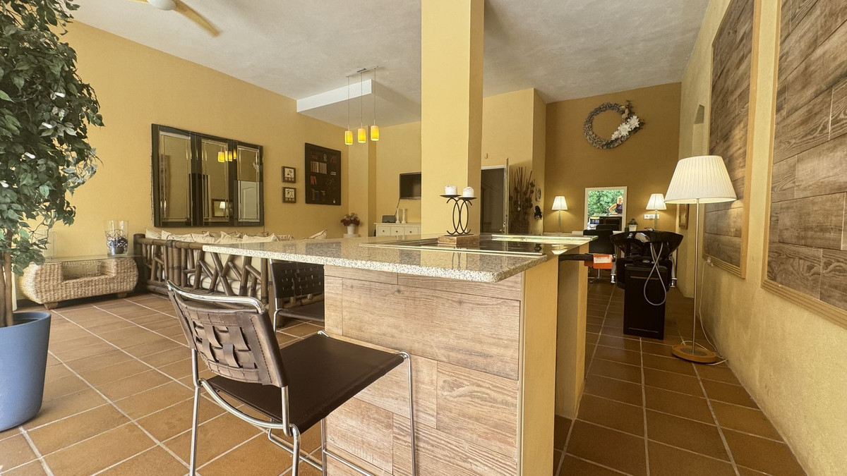 11984f95377e2582779f0237a7dfa182 - 14