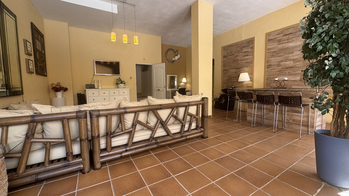 11984f95377e2582779f0237a7dfa182 - 15