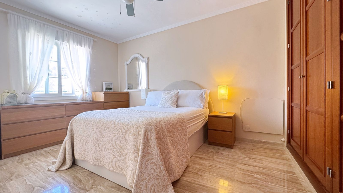 11984f95377e2582779f0237a7dfa182 - 20