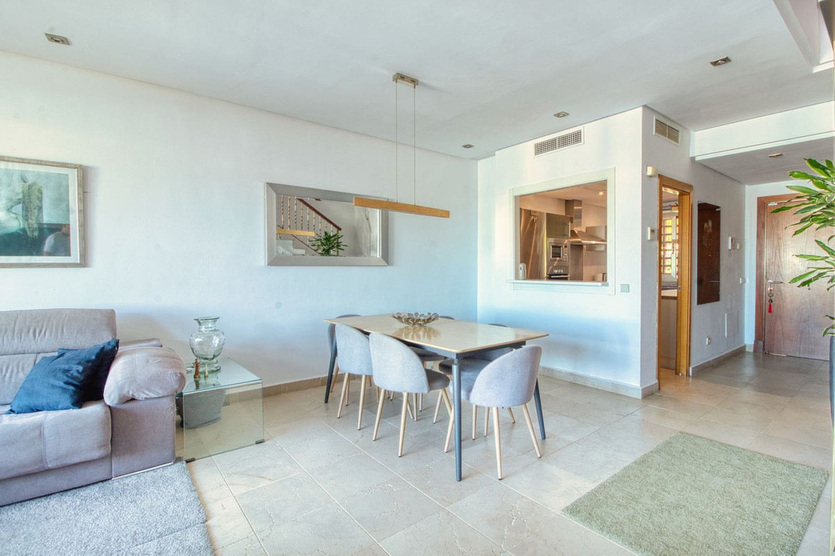 11ce0ed4e50562d5d4bea69fe9e70490 - 12