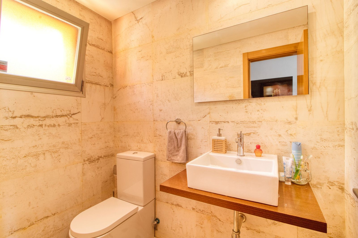 11ce0ed4e50562d5d4bea69fe9e70490 - 16