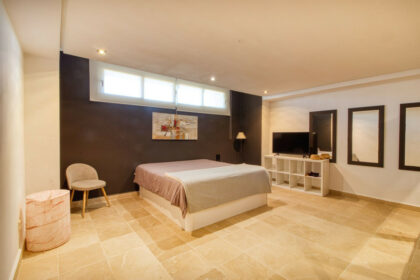 11ce0ed4e50562d5d4bea69fe9e70490 - 19