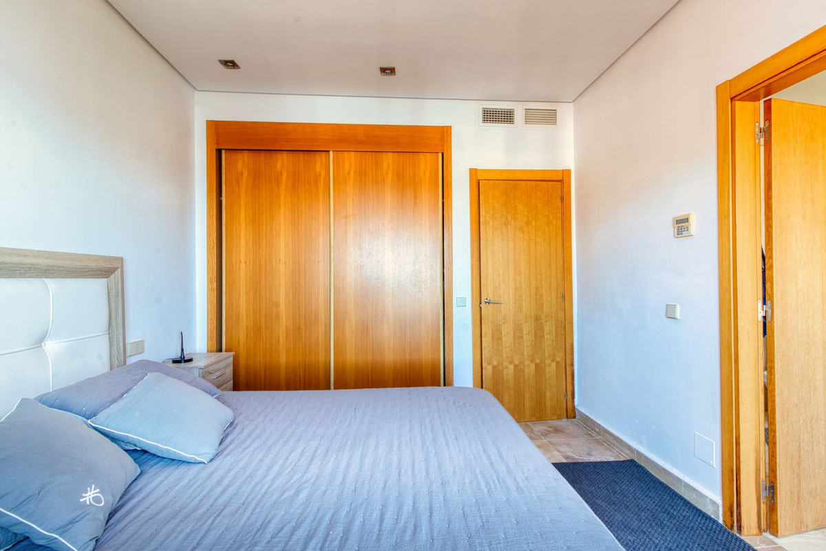 11ce0ed4e50562d5d4bea69fe9e70490 - 24