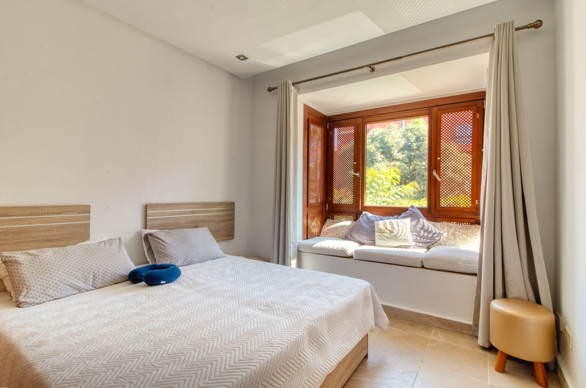 11ce0ed4e50562d5d4bea69fe9e70490 - 33