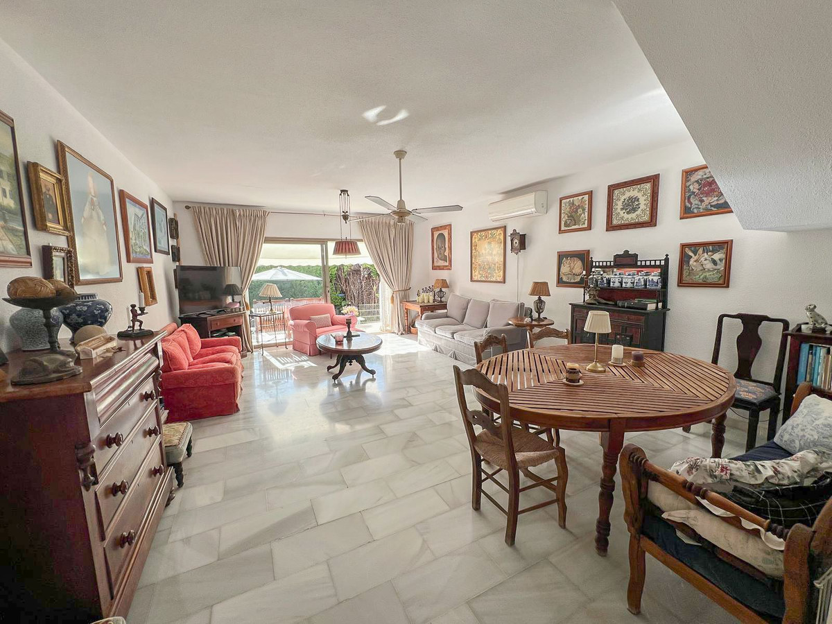 12057e6cdd395ea63e5ca5d16f0e9ee0 - 1