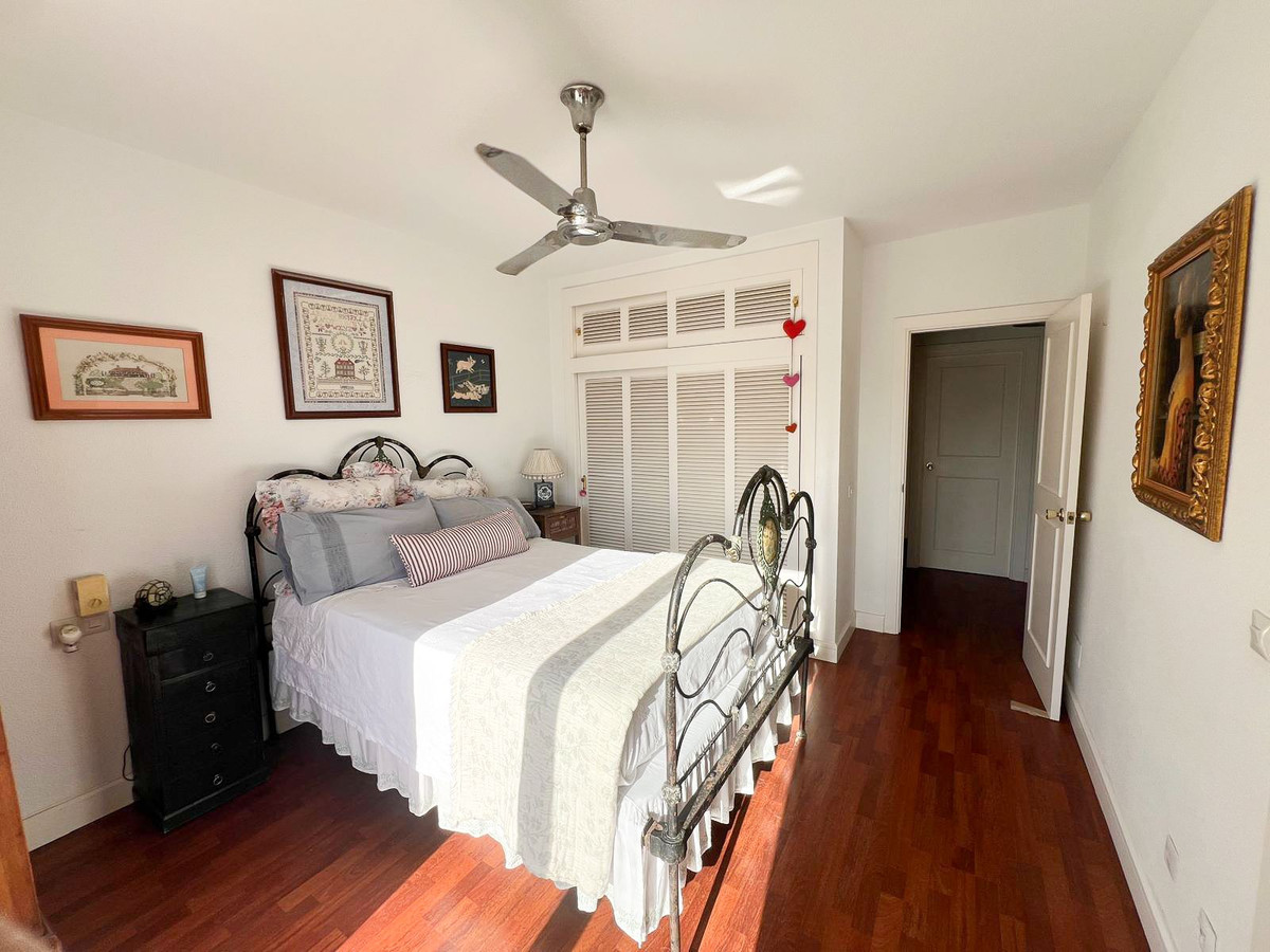 12057e6cdd395ea63e5ca5d16f0e9ee0 - 19