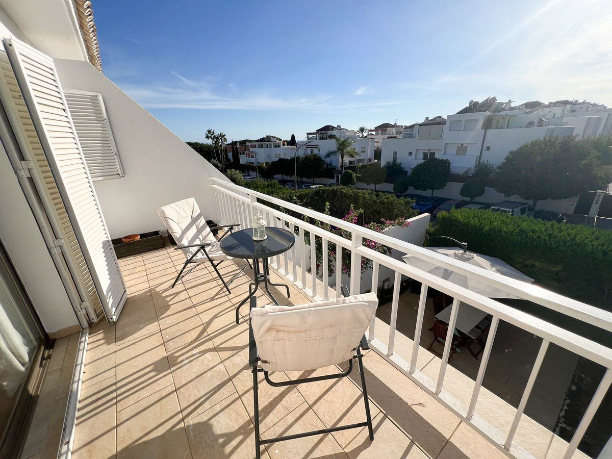 12057e6cdd395ea63e5ca5d16f0e9ee0 - 21