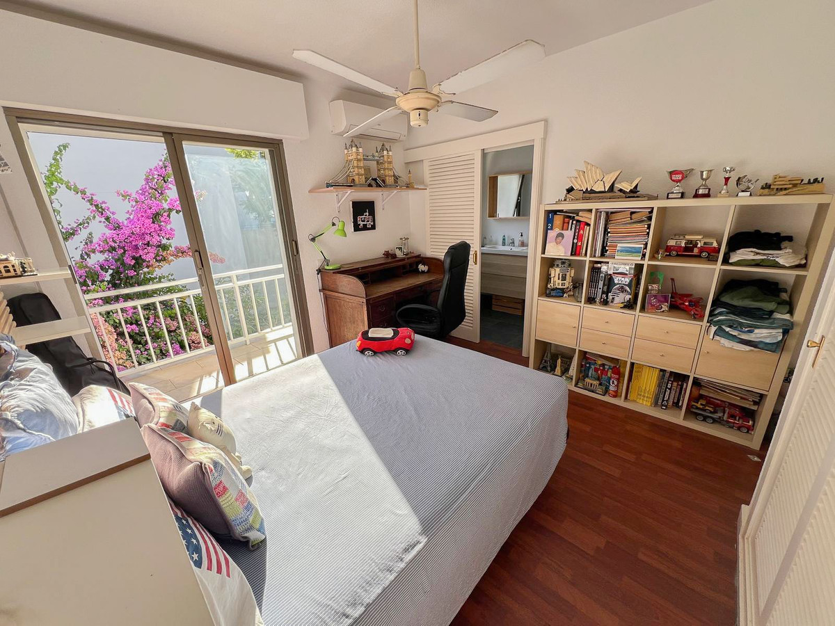 12057e6cdd395ea63e5ca5d16f0e9ee0 - 26