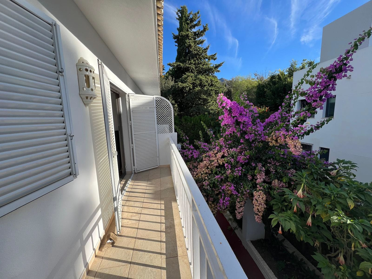 12057e6cdd395ea63e5ca5d16f0e9ee0 - 28