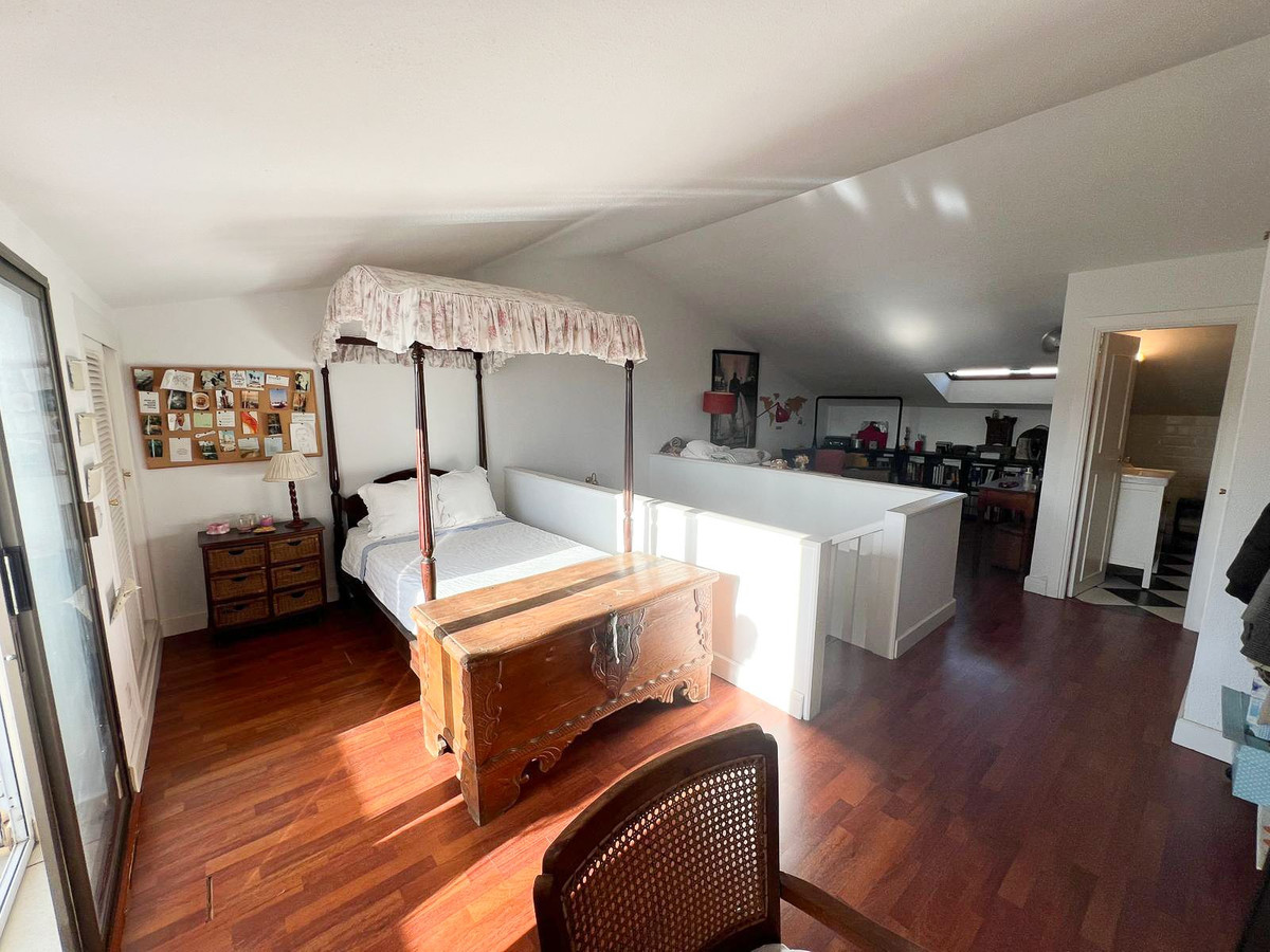 12057e6cdd395ea63e5ca5d16f0e9ee0 - 32