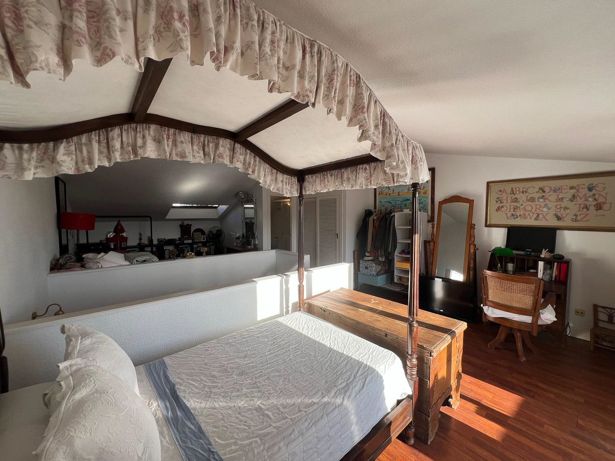 12057e6cdd395ea63e5ca5d16f0e9ee0 - 33