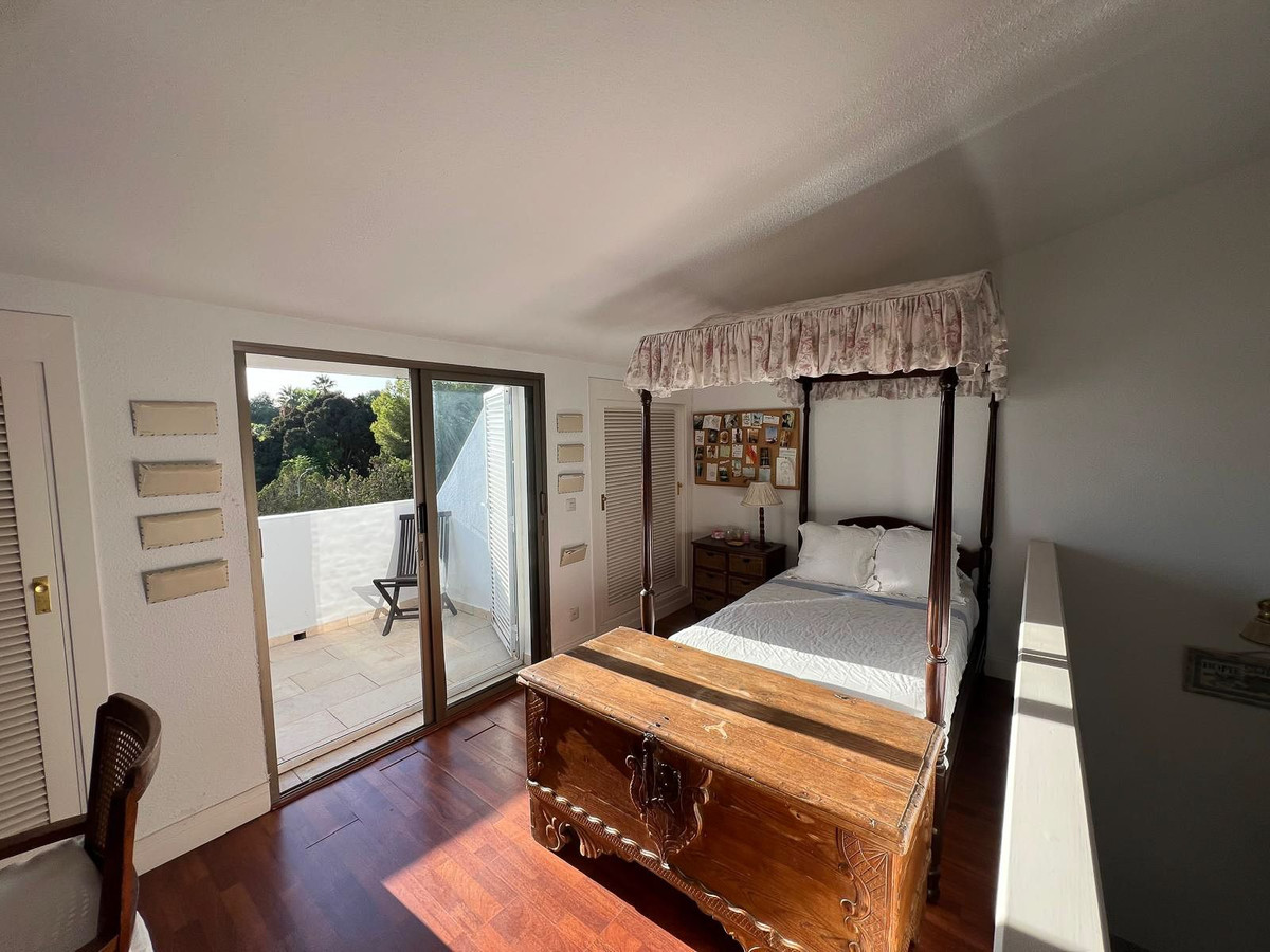 12057e6cdd395ea63e5ca5d16f0e9ee0 - 34