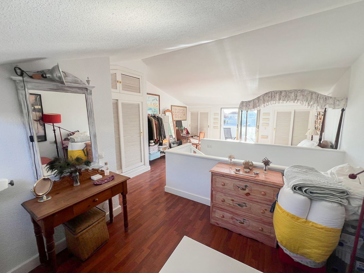 12057e6cdd395ea63e5ca5d16f0e9ee0 - 35